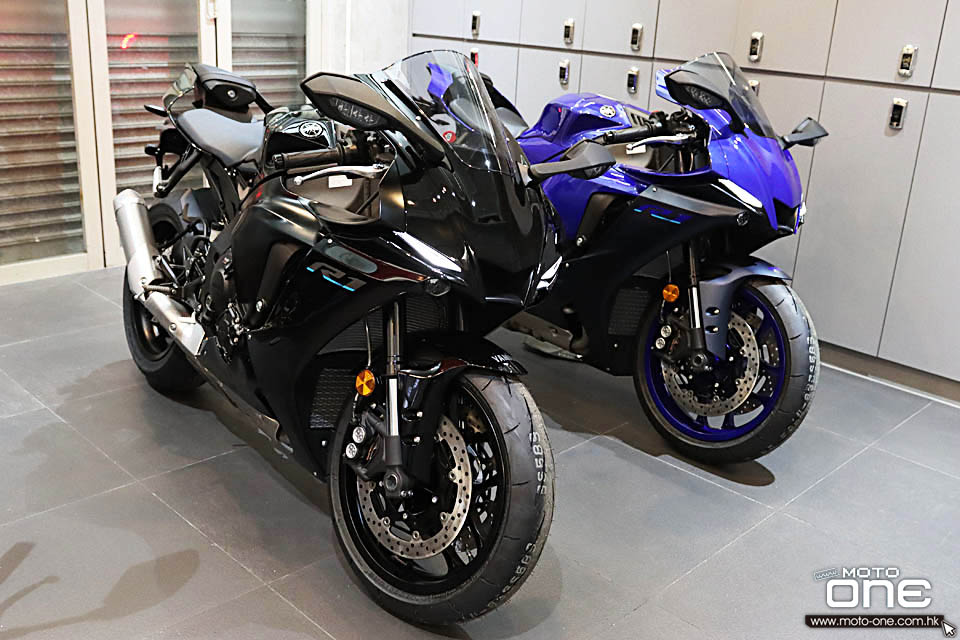 2022 YAMAHA YZF-R1