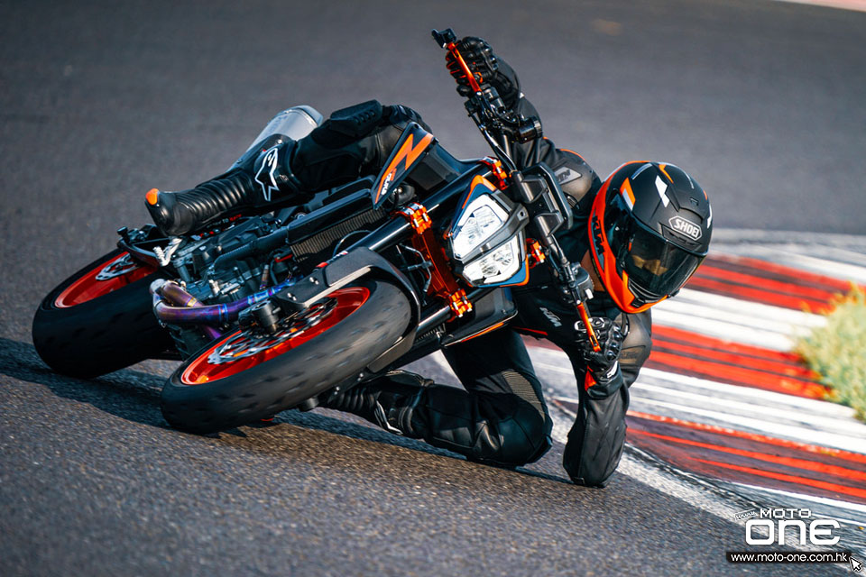 2022 KTM 890 DUKE R