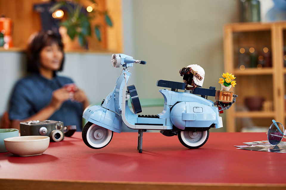 2022 LEGO x Vespa 125 1960s