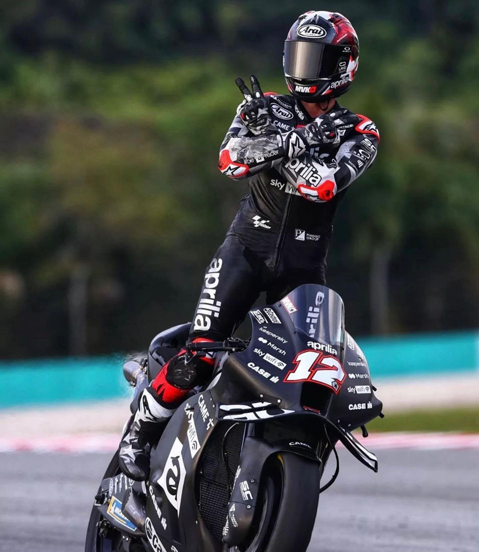 2022 Maverick VINALES Sepang TEST ARAI RX-7X