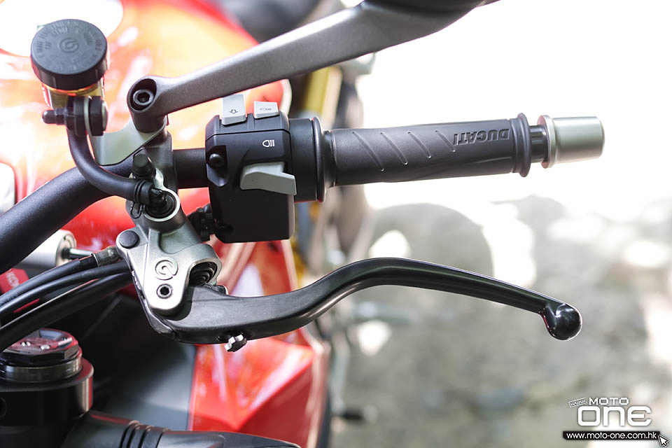 2022 Ducati Streetfighter V2