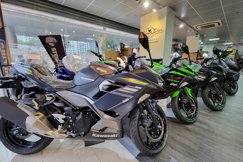 2022 SILVERSTAR KAWASAKI NINJA400