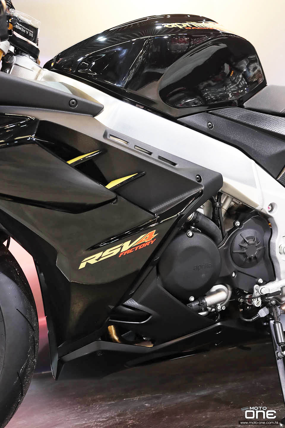 2022 Aprilia RSV4 Factory Ultra Dark