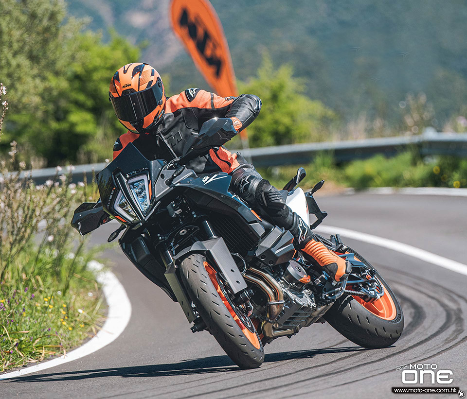 2023 KTM 890 SMT