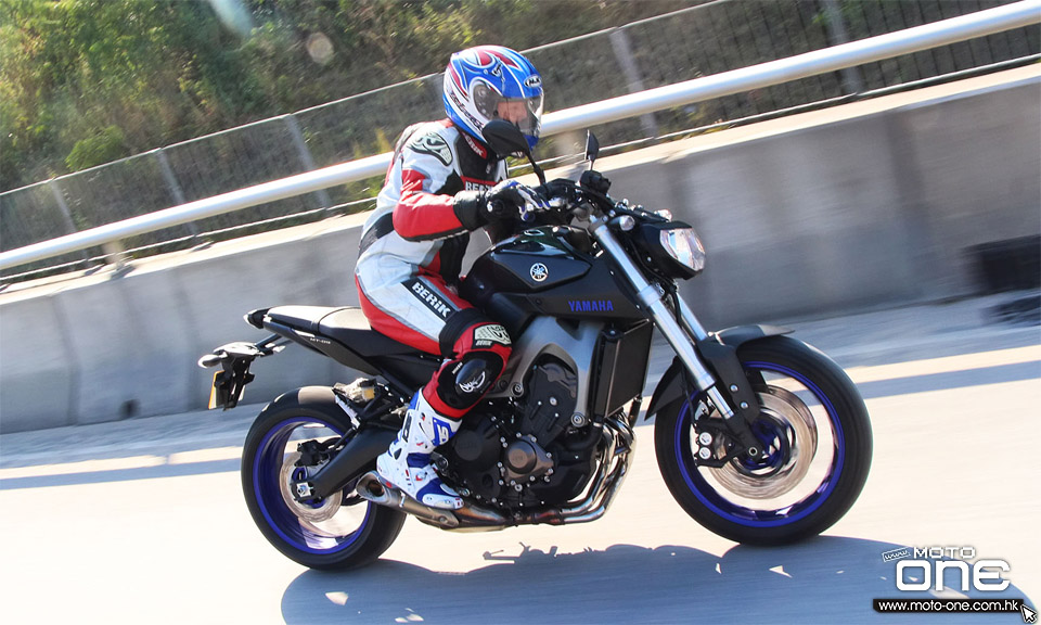 YAMAHA MT-09