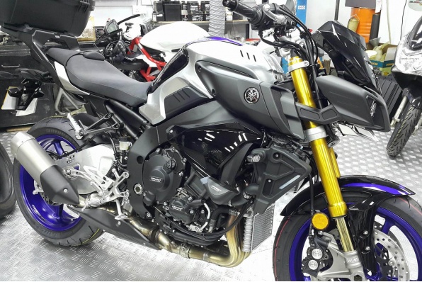 YAMAHA MT10SP 新車落地首要任務安裝保護裝備 -銀星摩托