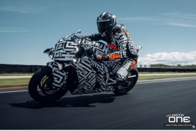 2025 KTM 990RC R-終於推出大排氣市販跑車