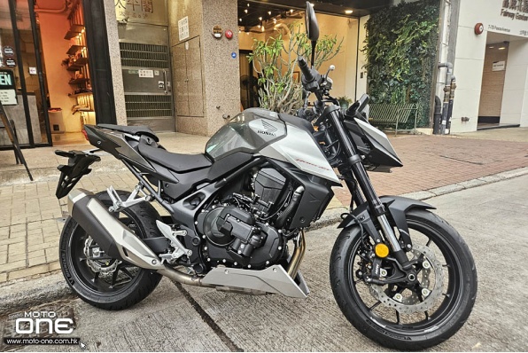 2026 HONDA CB750 HORNET (E-Clutch) - 新一代 E-Clutch，轉波過程更順暢