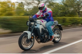 (新車介紹)九十年代「粉紅版」重現 Yamaha XSR900推2027新拉花