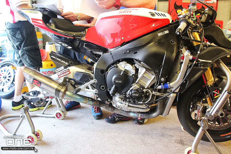 2015 MACAU GP YAMAHA YZF-R1 Stuart Easton