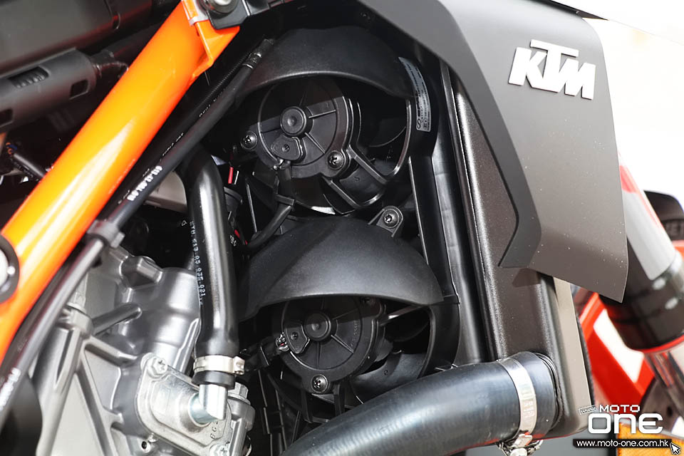 2017 KTM 1290 Super Duke R