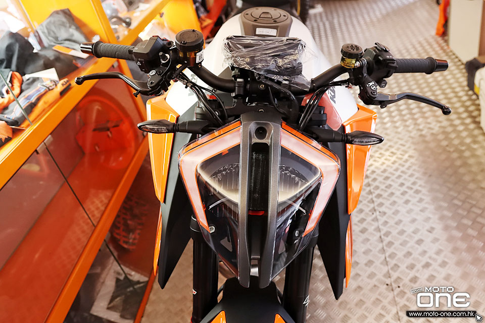 2022 KTM 1290 SUPER DUKE R
