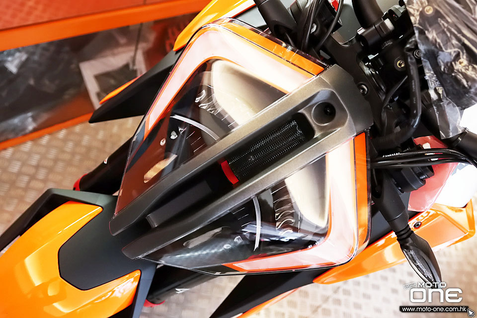 2022 KTM 1290 SUPER DUKE R