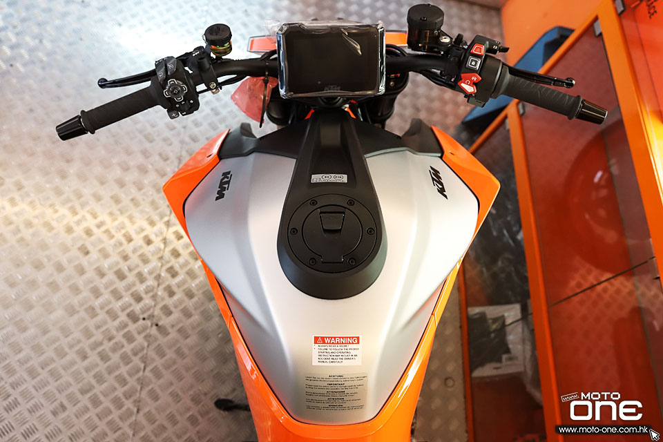 2022 KTM 1290 SUPER DUKE R