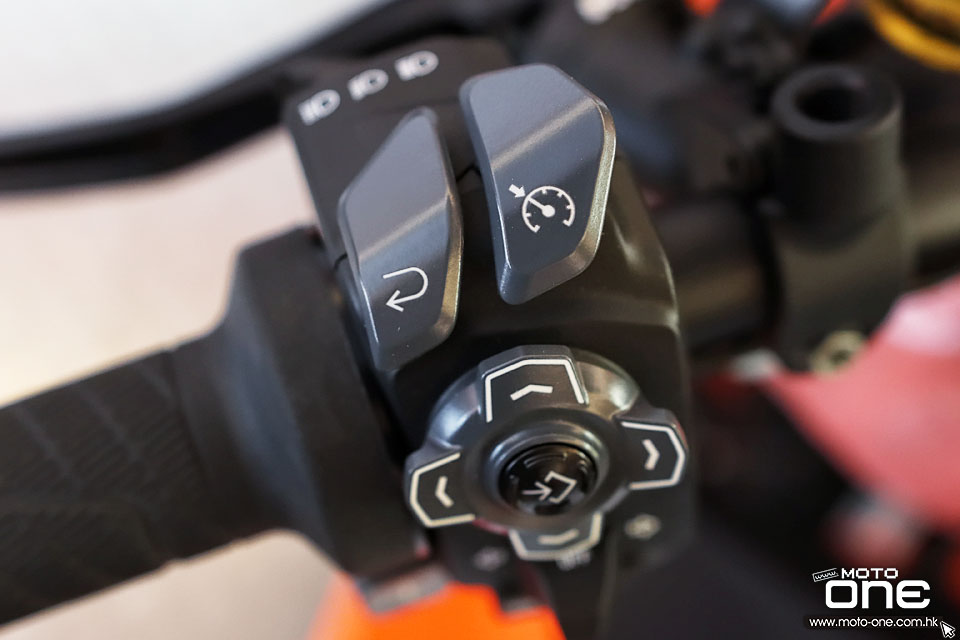 2022 KTM 1290 SUPER DUKE R