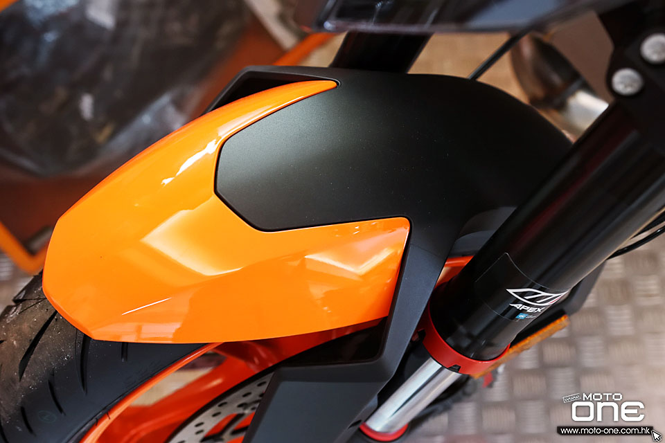 2022 KTM 1290 SUPER DUKE R
