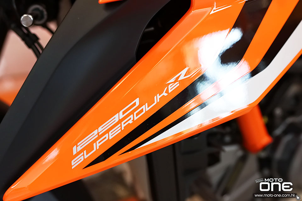 2022 KTM 1290 SUPER DUKE R