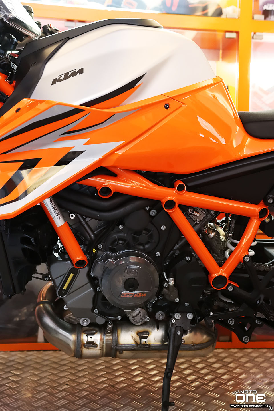 2022 KTM 1290 SUPER DUKE R