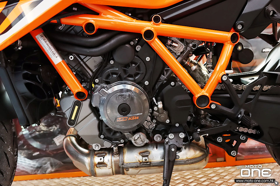 2022 KTM 1290 SUPER DUKE R