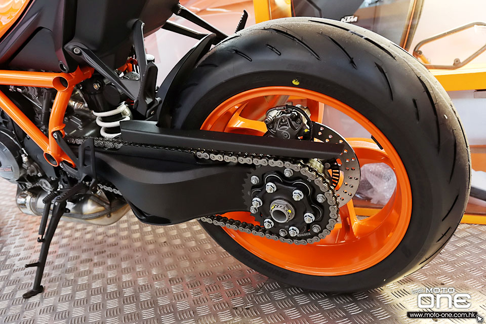 2022 KTM 1290 SUPER DUKE R