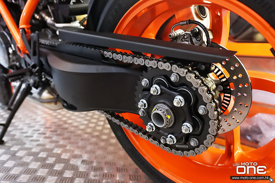 2022 KTM 1290 SUPER DUKE R