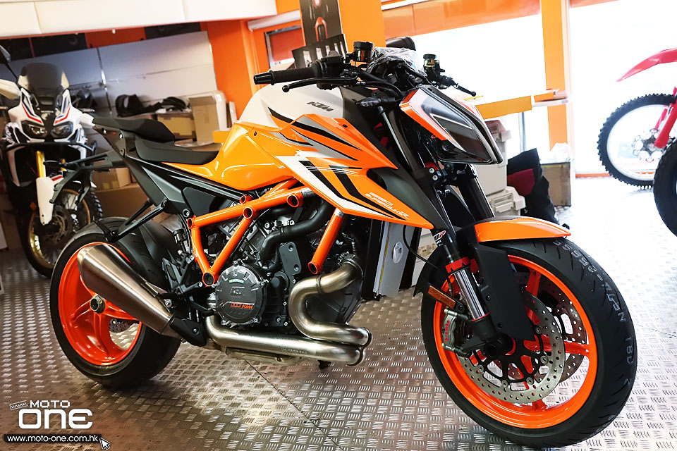 2022 KTM 1290 SUPER DUKE R